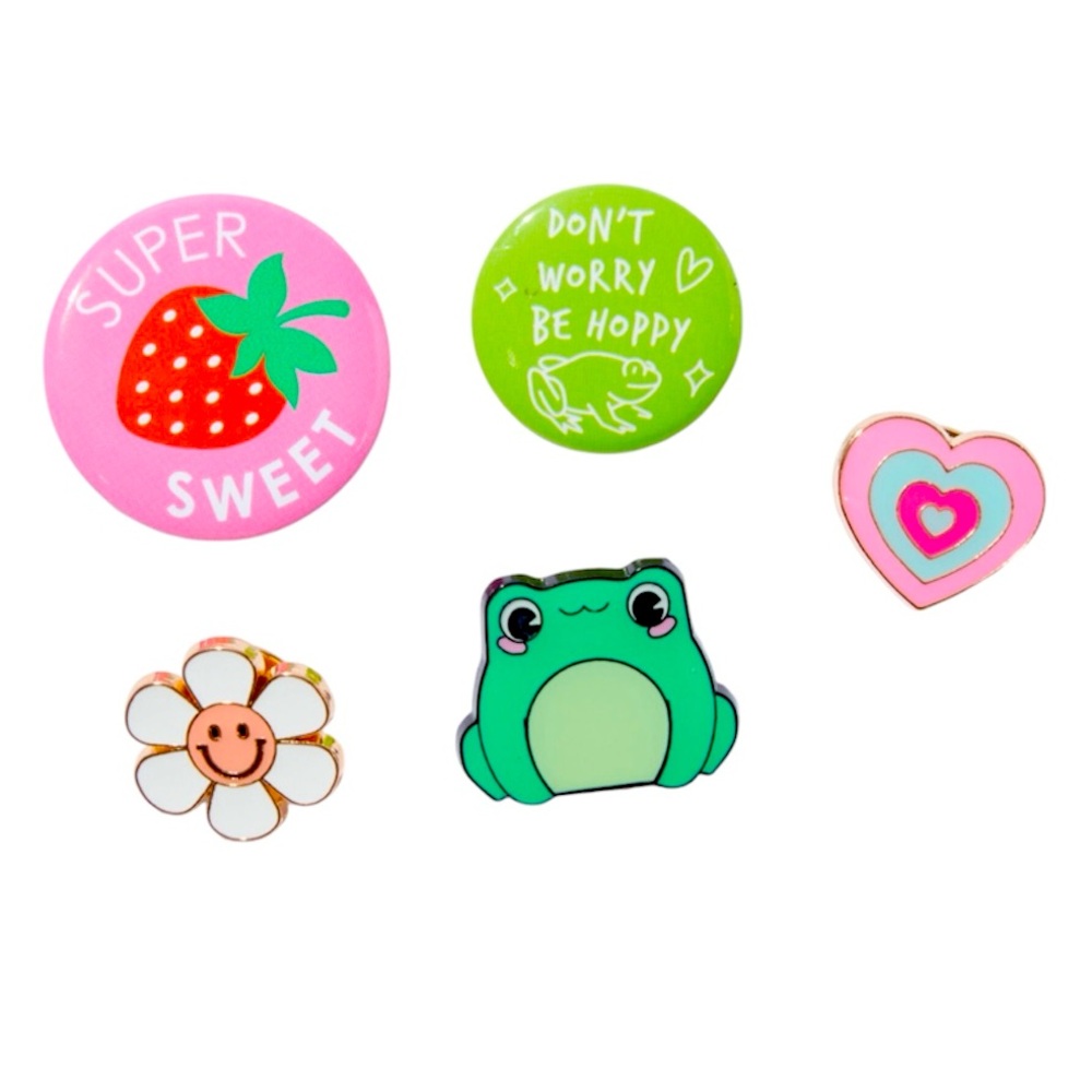 5-Pack Frogs, Heart, Flower & Strawberry Round Button & Pin Set - NWT